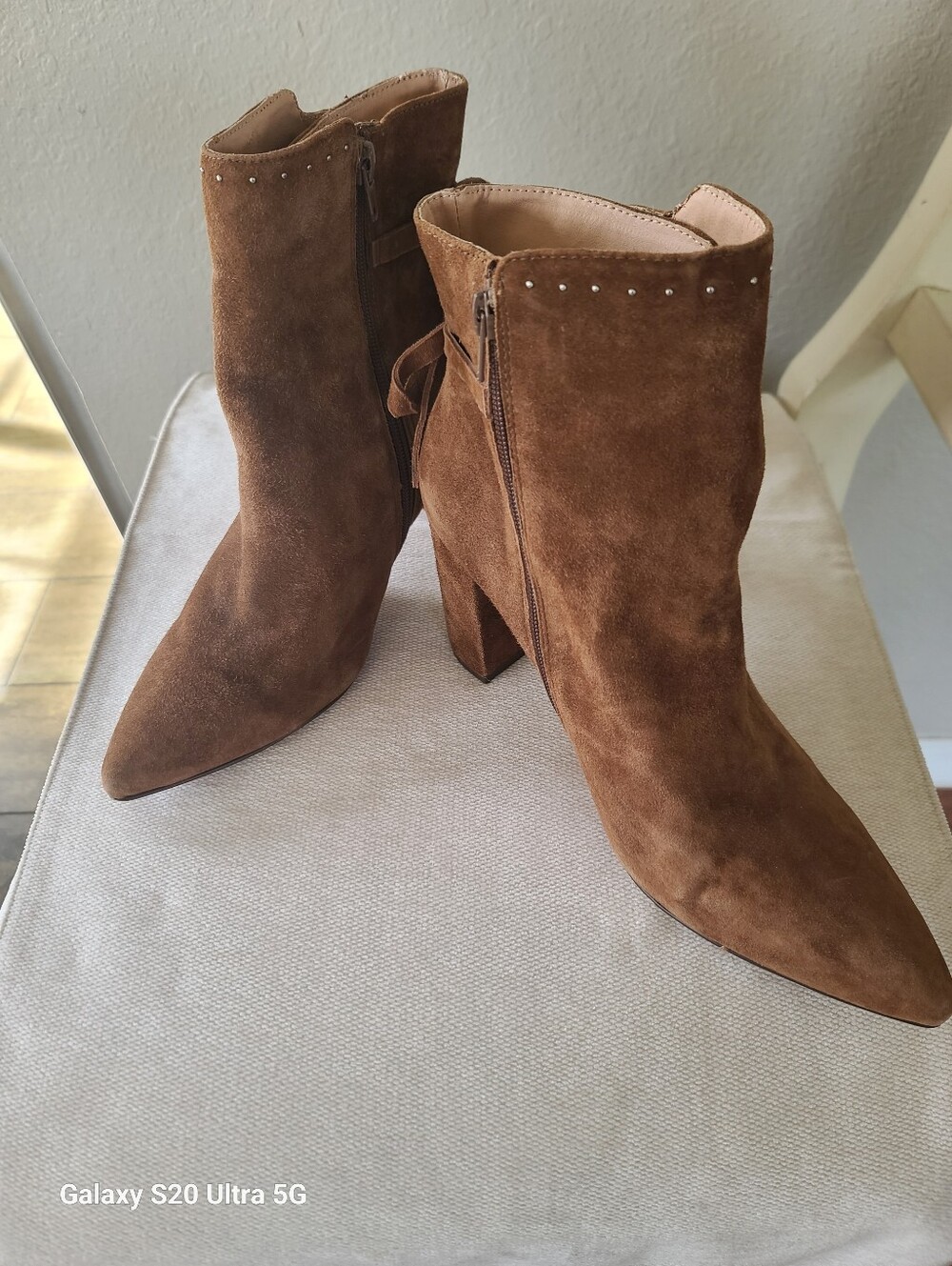Chelsea & Violet Women's Brown Suede Pointed-Toe Ankle Boots